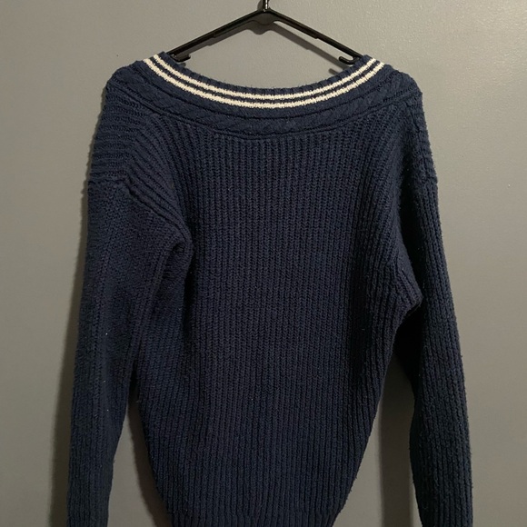 American Eagle Outfitters Blue V-Neck Sweater - Picture 2 of 3
